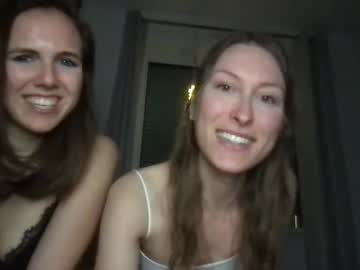 girlsnextdoor__